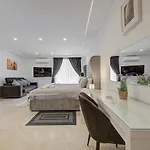 Luxurious And Spacious With Bbq דירה *