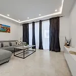 Luxurious And Spacious With Bbq *