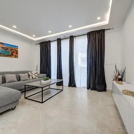 Luxurious And Spacious With Bbq *