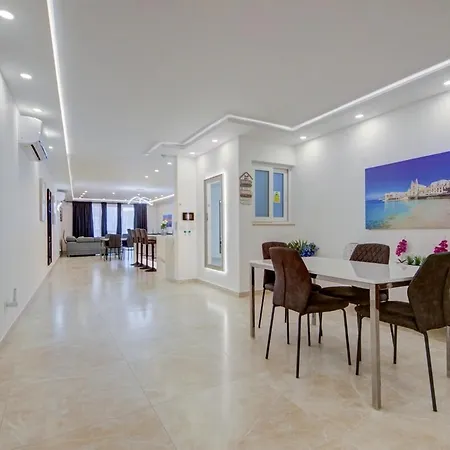 Apartment Luxurious And Spacious With Bbq