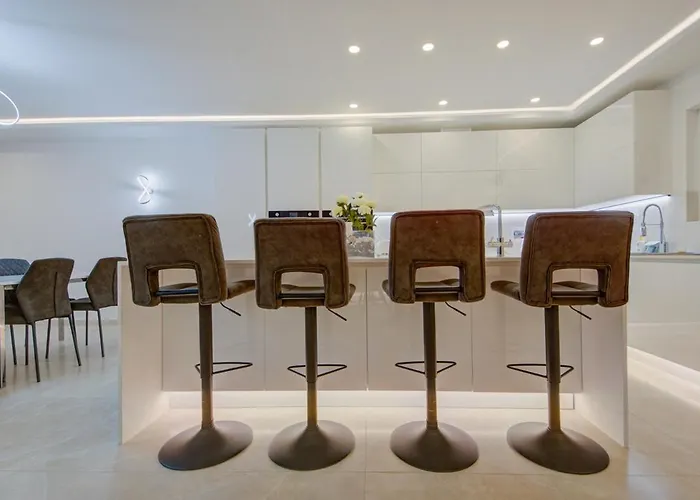 Luxurious And Spacious With Bbq