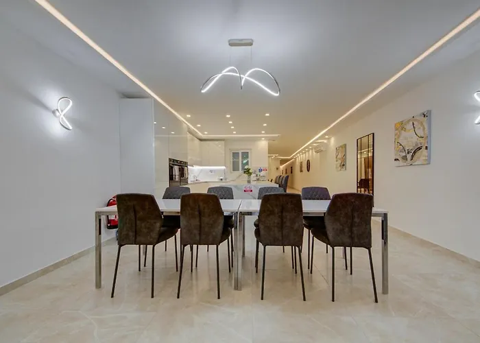 Luxurious And Spacious With Bbq Daire