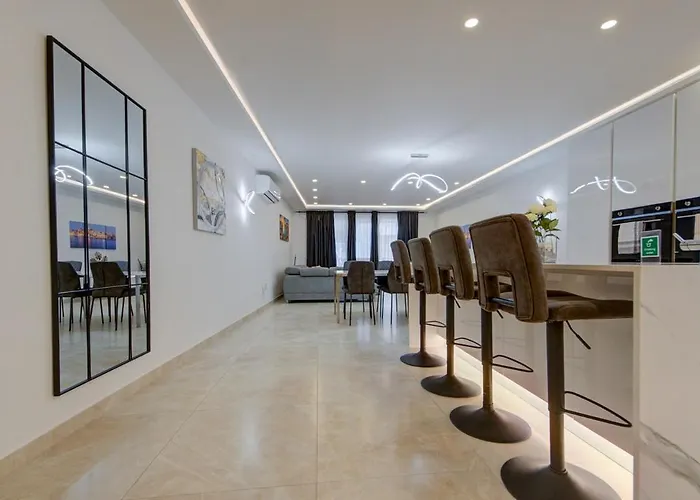 Luxurious And Spacious With Bbq Daire *