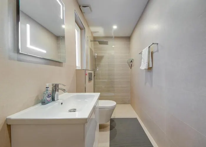 Luxurious And Spacious With Bbq *