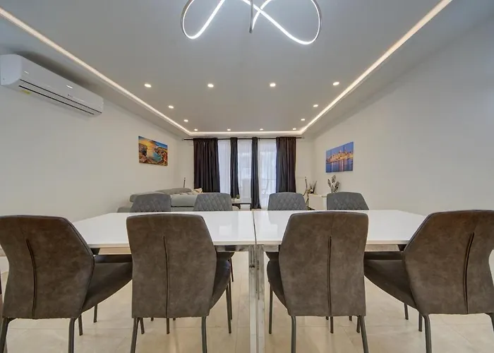 Luxurious And Spacious With Bbq Apartament *