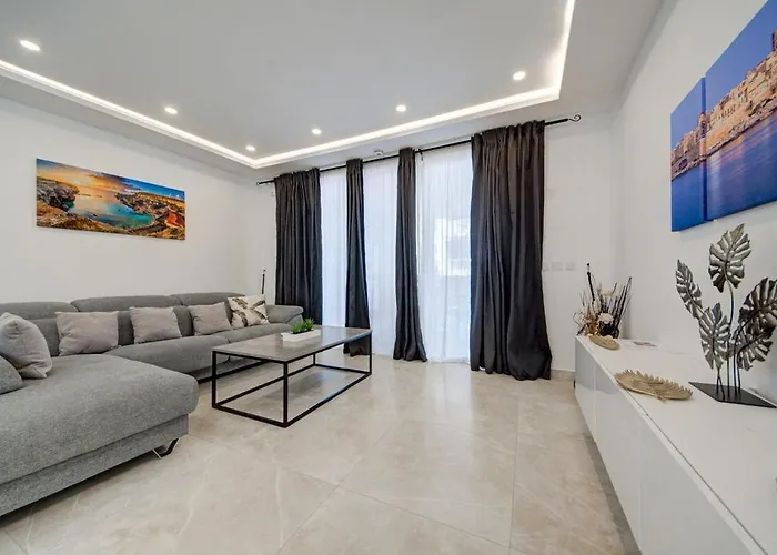 Luxurious And Spacious With Bbq *