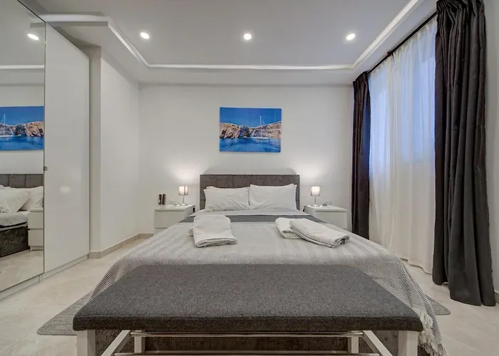 Luxurious And Spacious With Bbq Daire *