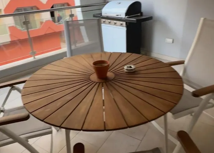 Luxurious And Spacious With Bbq Apartament *