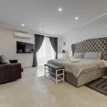 Luxurious And Spacious With Bbq Апартаменты