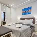 Luxurious And Spacious With Bbq Сент-Полс-Бей