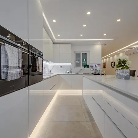 Luxurious And Spacious With Bbq Апартаменты