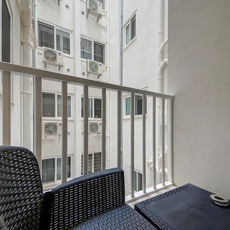 Luxurious And Spacious With Bbq Апартаменты