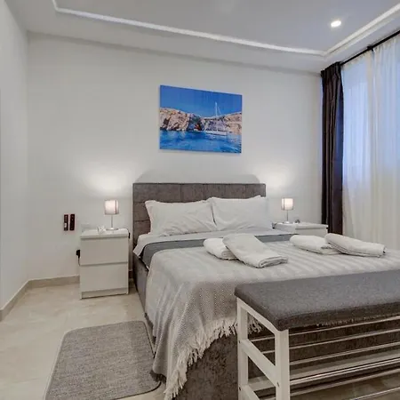 Luxurious And Spacious With Bbq 세인트폴스베이